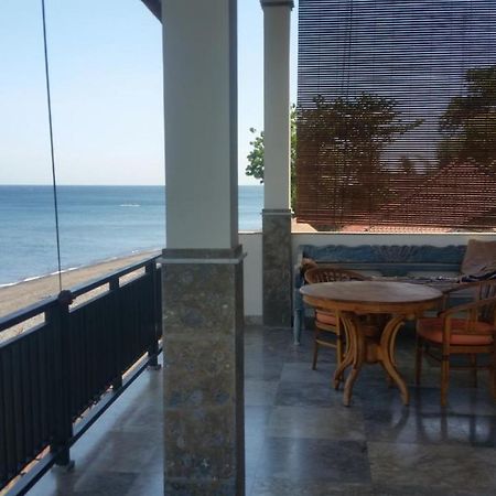 Amed Beach Villa Экстерьер фото